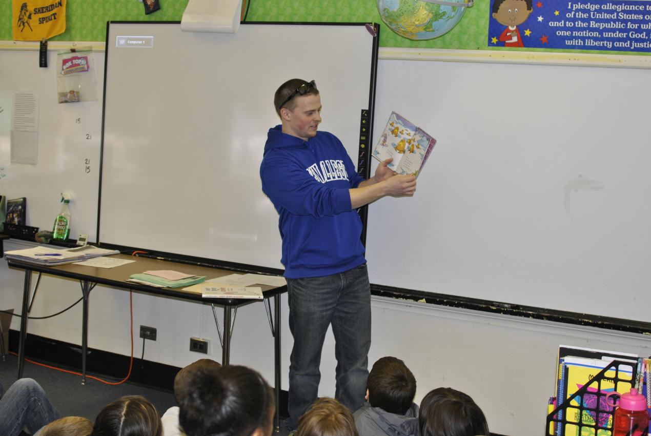 Wildcats Visit Local School for Annual Reading with the Wildcats