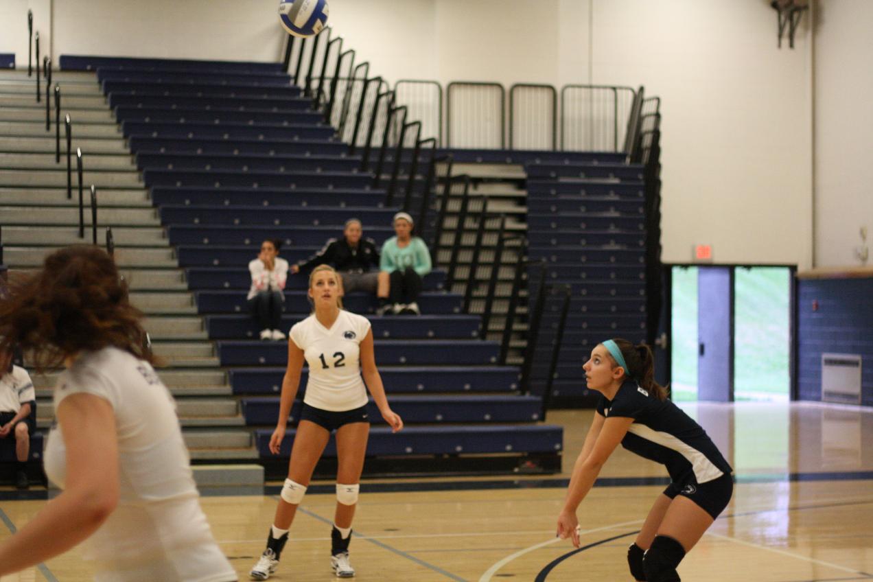 Women's Volleyball wins conference opener